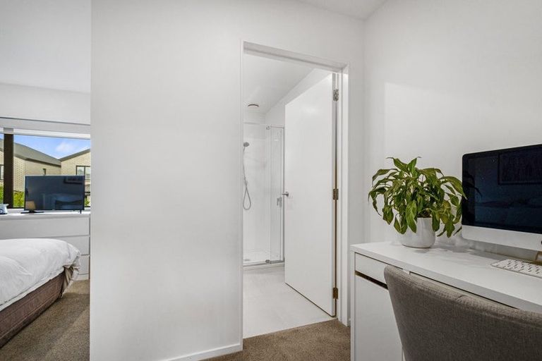 Photo of property in 31 Peihana Road, Hobsonville, Auckland, 0616