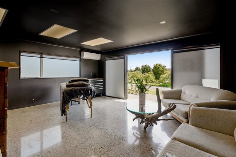 Photo of property in 22 Harbelle Close, Bethlehem, Tauranga, 3110