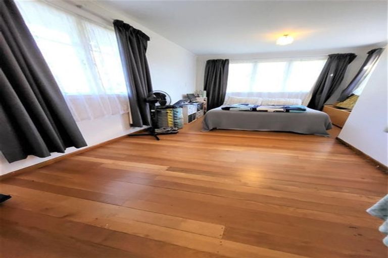 Photo of property in 4 Pomelo Road, Te Atatu South, Auckland, 0610