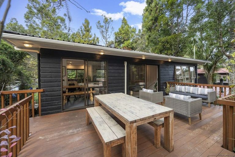 Photo of property in 23 Tainui Road, Titirangi, Auckland, 0604