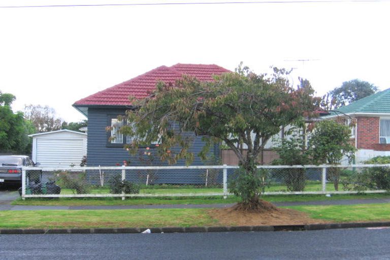 Photo of property in 15a Fitzroy Street, Papatoetoe, Auckland, 2104