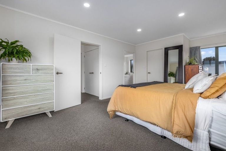 Photo of property in 42f James Cook Drive, Whitby, Porirua, 5024