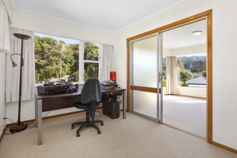 Photo of property in 24 Mahoe Street, Tawa, Wellington, 5028
