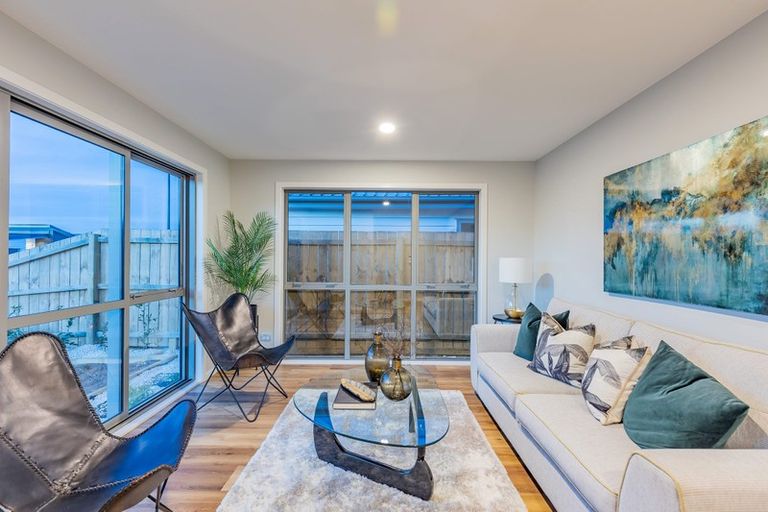 Photo of property in 17 Konoba Avenue, Kumeu, 0810