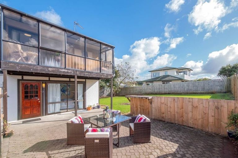 Photo of property in 2/4 Albert Street, Papakura, 2110