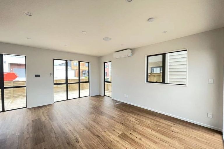 Photo of property in 29 Noeleen Street, Glenfield, Auckland, 0629