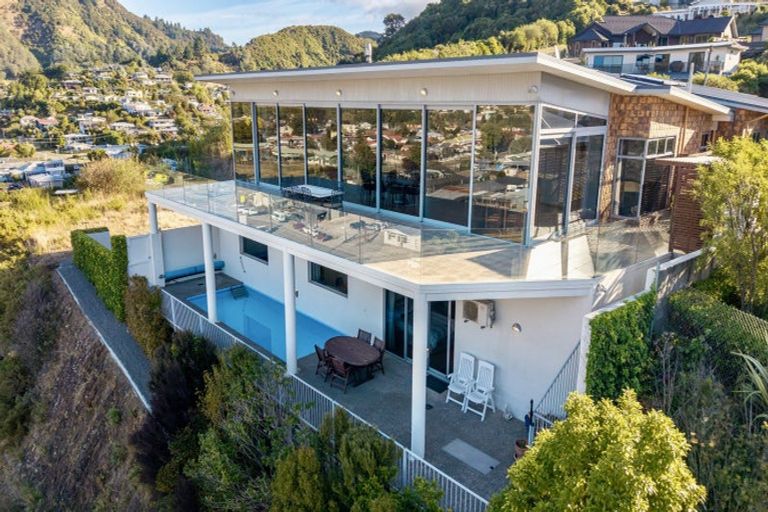 Photo of property in 26 Gravesend Place, Picton, 7220