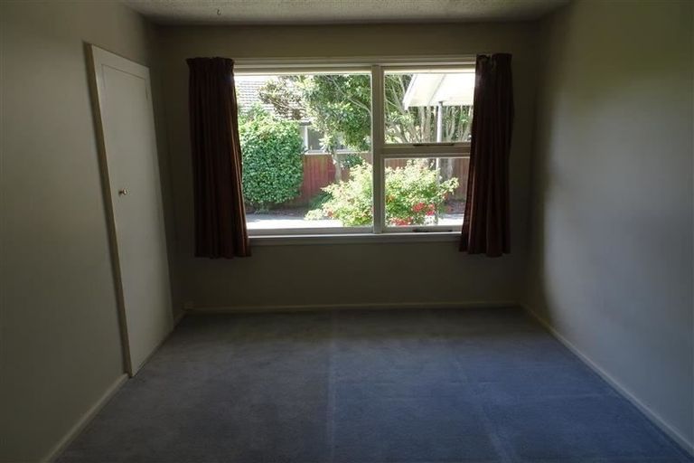 Photo of property in 15 Dunluce Place, Hornby, Christchurch, 8042