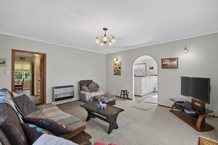 Photo of property in 87 Queen Street, Waitara, 4320