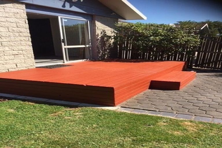 Photo of property in 2/73 Solomon Avenue, Redwood, Christchurch, 8051