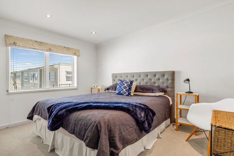 Photo of property in 5 Eaves Bush Parade, Orewa, 0931