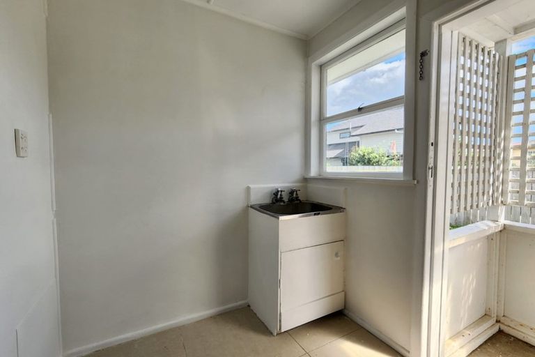 Photo of property in 26 Martin Road, Manurewa, Auckland, 2102