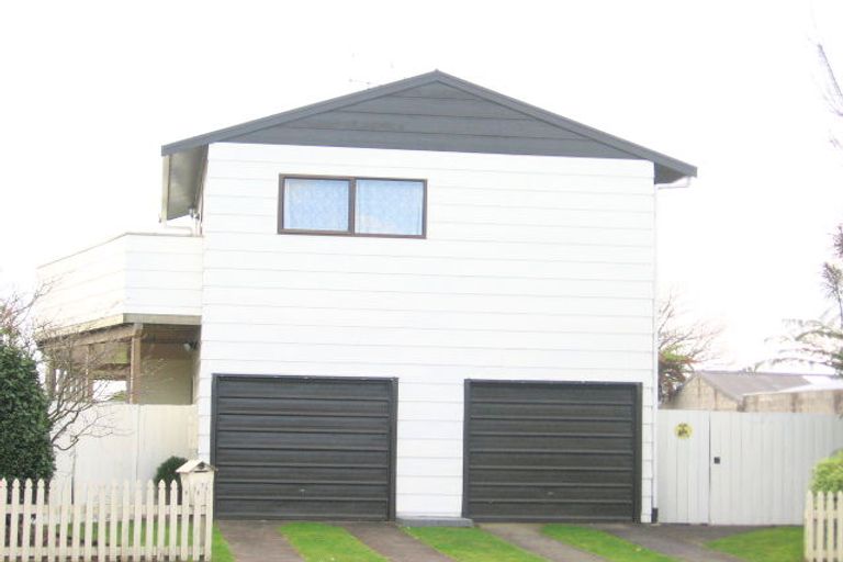 Photo of property in 117 Oakfield Crescent, Pukete, Hamilton, 3200