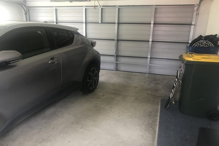 Photo of property in 51 Queen Mary Avenue, New Lynn, Auckland, 0600