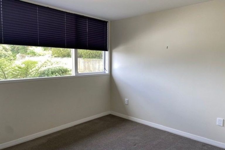 Photo of property in 33a Sugarloaf Road, Brooklyn, Wellington, 6021