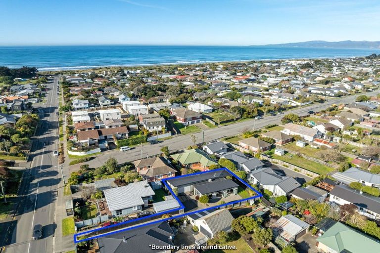 Photo of property in 73 Beach Road, North New Brighton, Christchurch, 8083