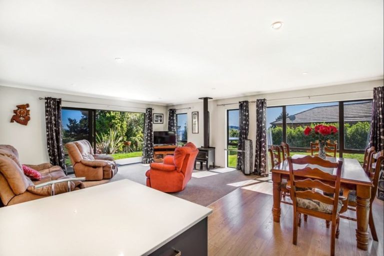 Photo of property in 105 Judge Richardson Drive, Opaheke, Papakura, 2584