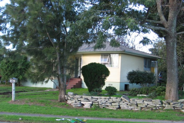 Photo of property in 28 Zelda Avenue, Clover Park, Auckland, 2023