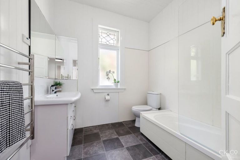 Photo of property in 388 Fergusson Drive, Heretaunga, Upper Hutt, 5018