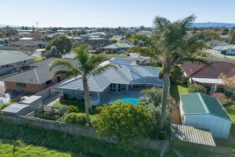 Photo of property in 10 Harris Place, Ngatea, 3503