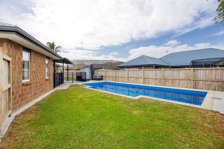 Photo of property in 5 Allgood Place, Rototuna North, Hamilton, 3210