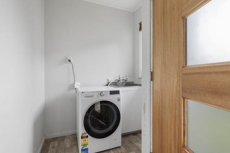 Photo of property in 8 Fyson Place, Hawera, 4610