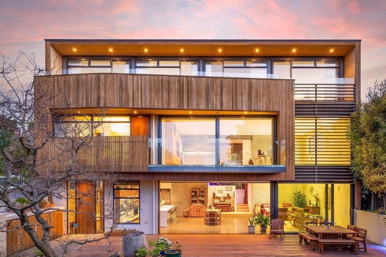 Photo of property in 27 Examiner Street, Nelson, 7010