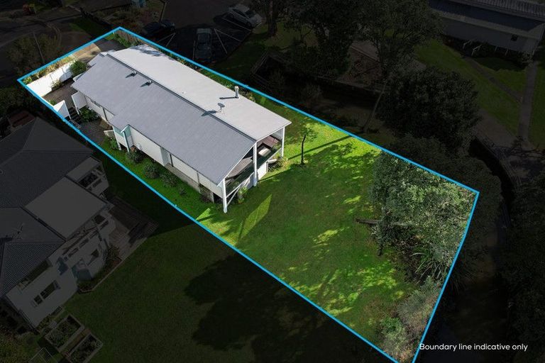 Photo of property in 1/21 Marie Avenue, Red Beach, 0932