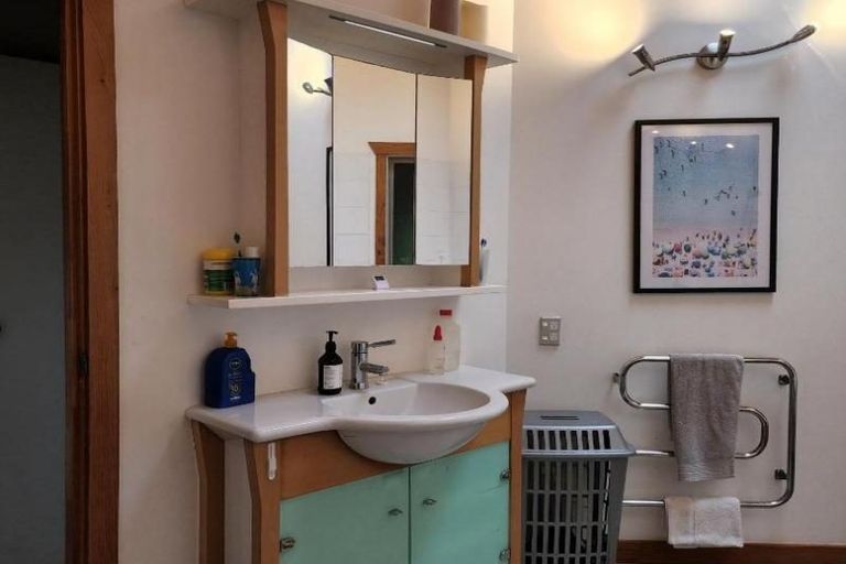 Photo of property in 24 Arden Place, Oakura, 4314