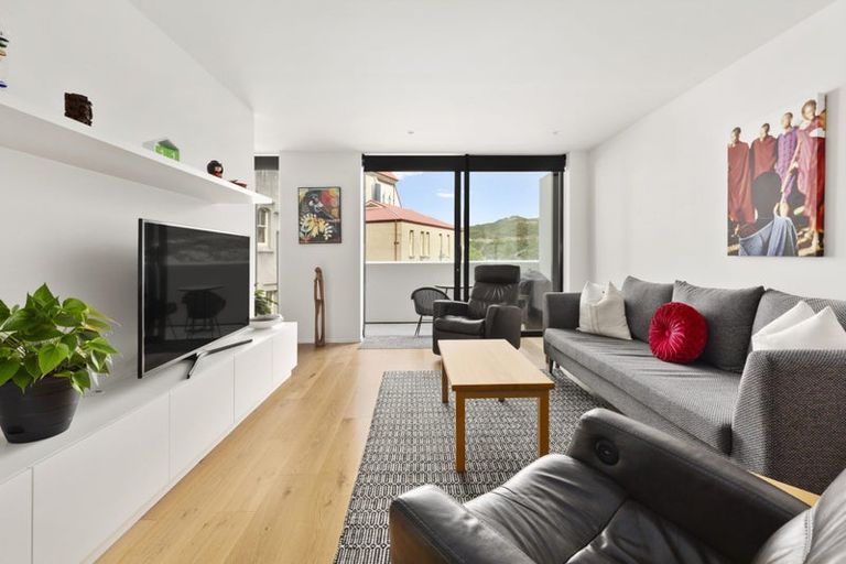 Photo of property in 39 Erica Pabst Way, Island Bay, Wellington, 6023