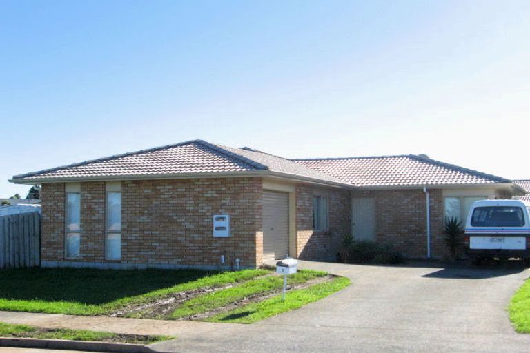Photo of property in 5 Belleek Close, Weymouth, Auckland, 2103