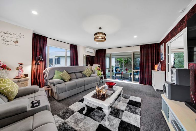 Photo of property in 24 Park Lane, Waitara, 4320