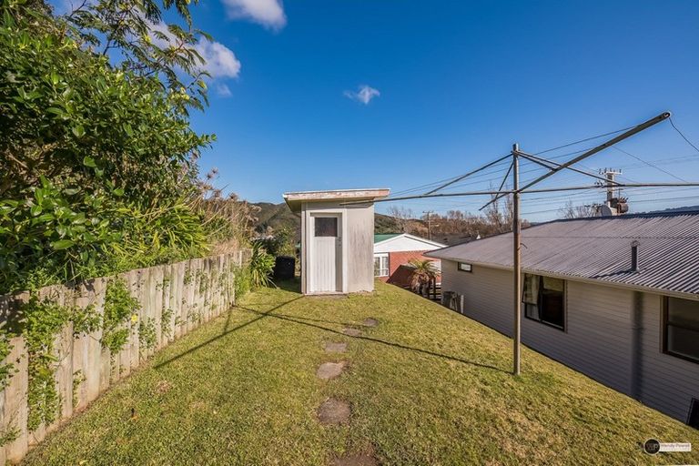 Photo of property in 212 Waddington Drive, Naenae, Lower Hutt, 5011