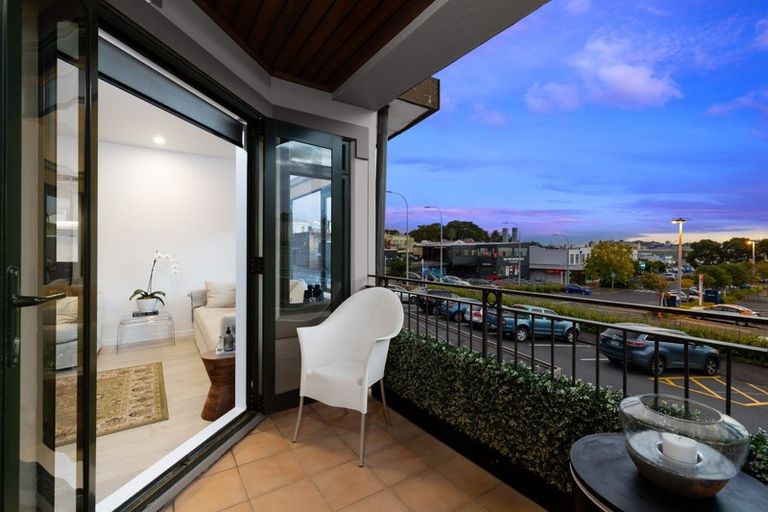 Photo of property in 1a/4 Fleet Street, Devonport, Auckland, 0624