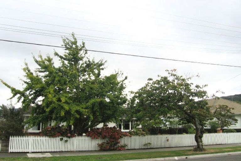 Photo of property in 19 Charles Street, Clouston Park, Upper Hutt, 5018