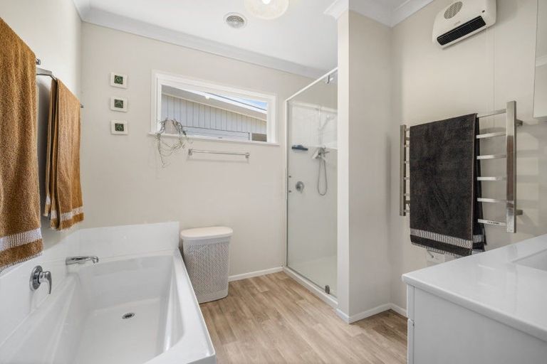 Photo of property in 54 Tremaine Avenue, Two Mile Bay, Taupo, 3330