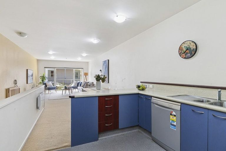 Photo of property in Luxford Villas, 114/72 Herald Street, Berhampore, Wellington, 6023