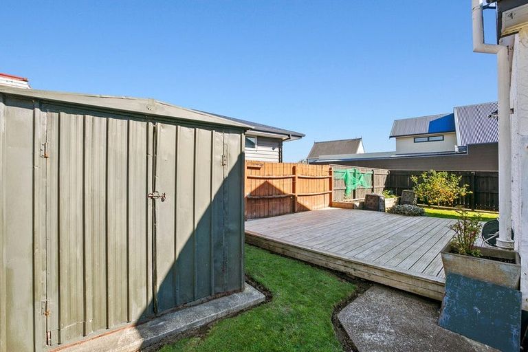 Photo of property in 41 Omata Road, Marfell, New Plymouth, 4310