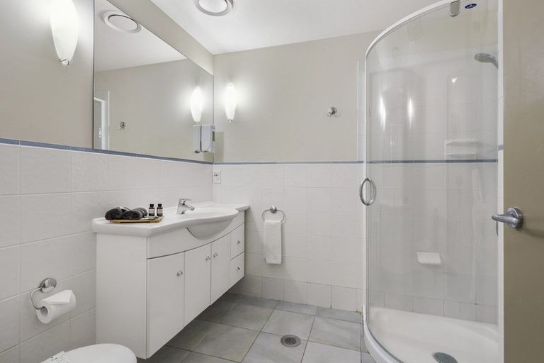 Photo of property in Anchorage Apartments, 211/36 Victoria Road, Mount Maunganui, 3116