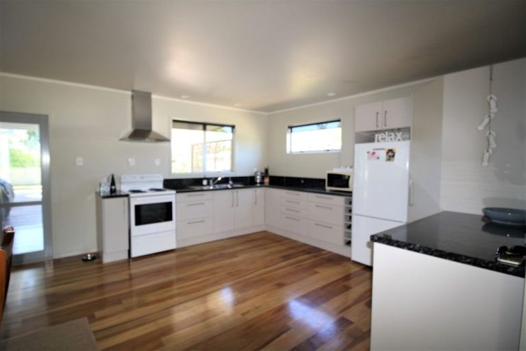 Photo of property in 4 Mako Avenue, Whiritoa, Whangamata, 3691