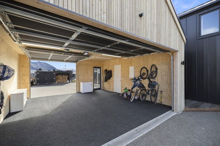 Photo of property in 21 Marjon Drive, Wanaka, 9305