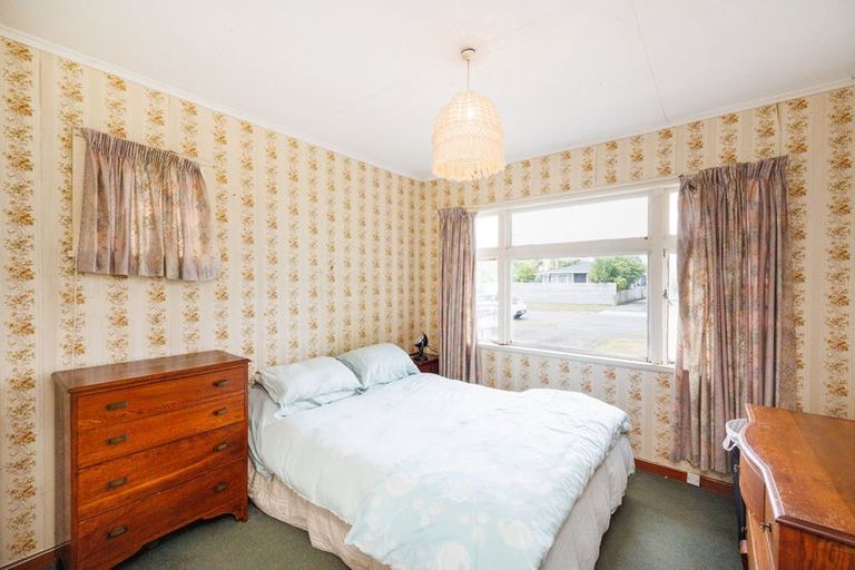 Photo of property in 64 Guy Avenue, Takaro, Palmerston North, 4410