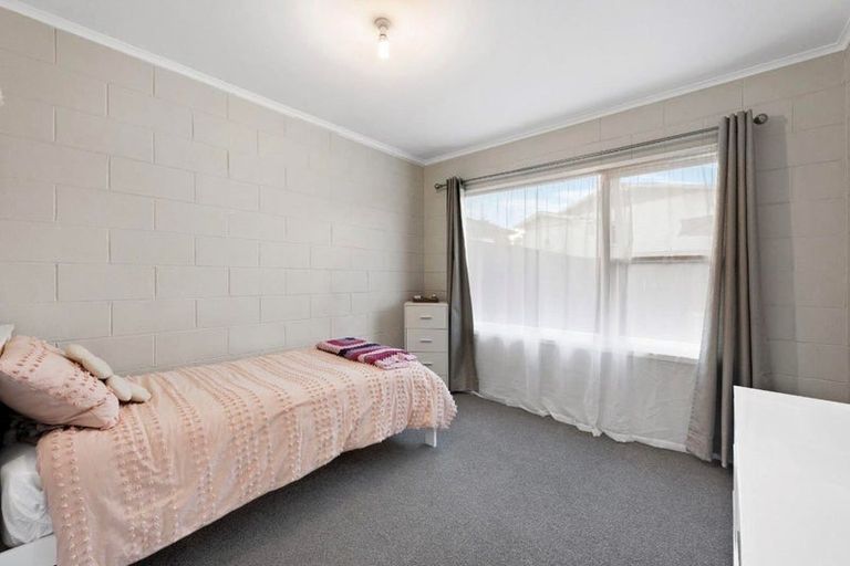 Photo of property in 1/9 Plumley Crescent, Mangere, Auckland, 2022