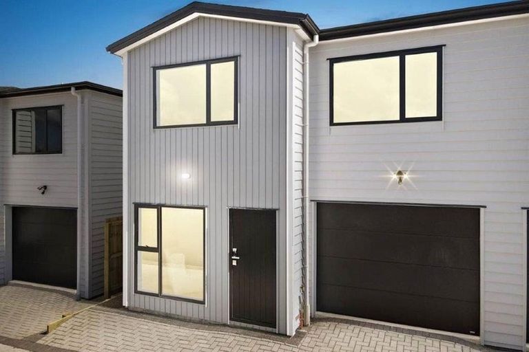 Photo of property in 1/72 Howe Street, Howick, Auckland, 2014