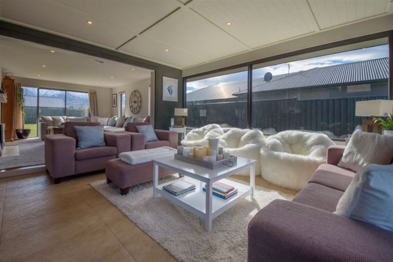 Photo of property in 21 De Bettencor Place, Mount Pisa, Cromwell, 9383