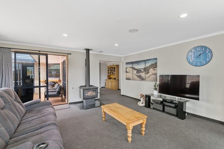 Photo of property in 26 Hadleigh Court, Paraparaumu, 5032