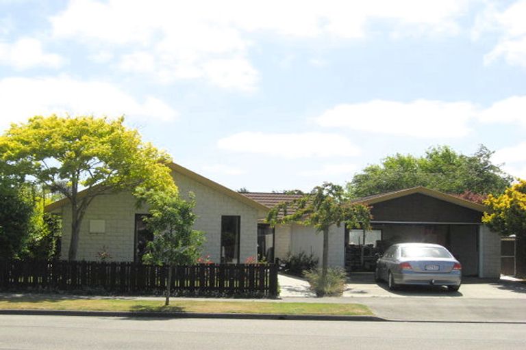 Photo of property in 27 Wyatt Place, Russley, Christchurch, 8042