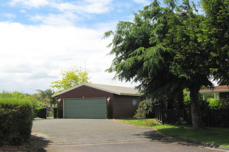 Photo of property in 14 Carlinka Place, Conifer Grove, Takanini, 2112