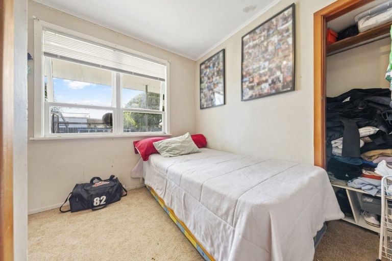 Photo of property in 61 Graham Avenue, Te Atatu Peninsula, Auckland, 0610