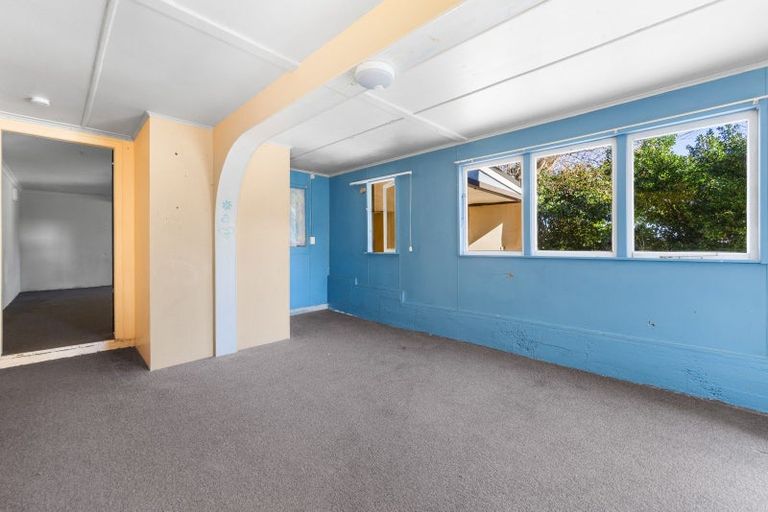 Photo of property in 114a Pioneer Road, Moturoa, New Plymouth, 4310